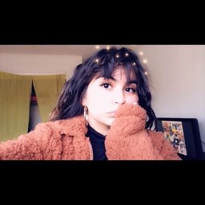 Meet your Posher, Casilyn